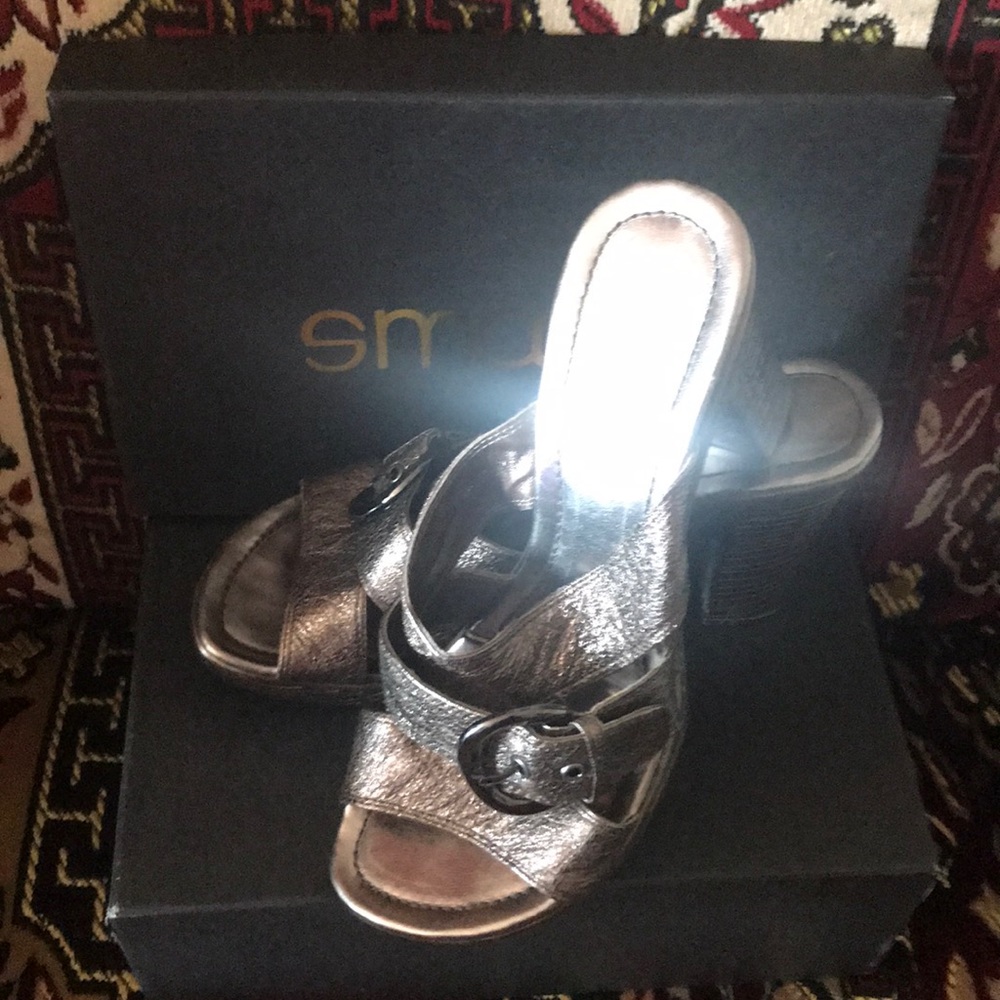 Shoes - Picture 3 of 8